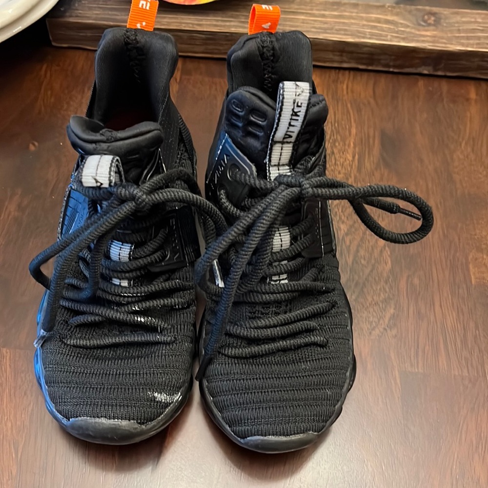 Vitike Basketball Shoes